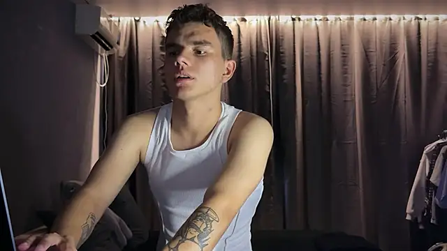 MaxWoolf online show from July 9, 2:21 pm