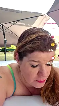 Snapshot of curvystachel42 chatting on July 10, 12:41 pm curvystachel42 online show from July 10, 12:41 pm