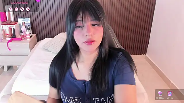MILLYEVANS1 online show from July 17, 3:24 am