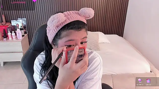 MILLYEVANS1 online show from August 5, 2:58 am