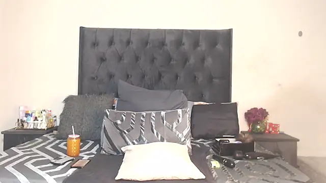 AdventuresLove7 online show from June 28, 8:37 pm