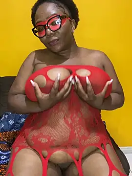 BoobsQueeen online show from May 16, 2:30 am