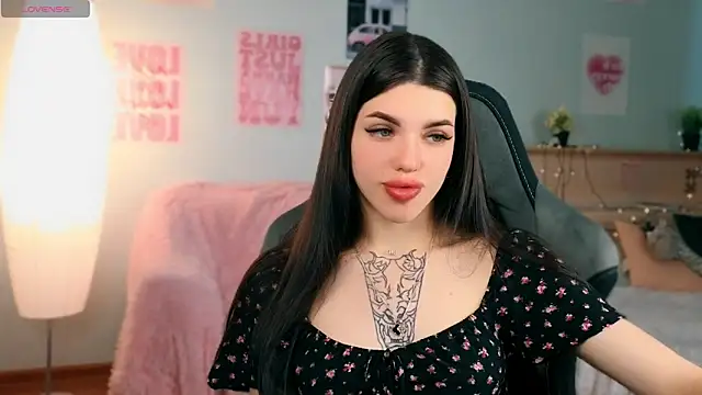 molly rettyy online show from May 17, 4:21 am