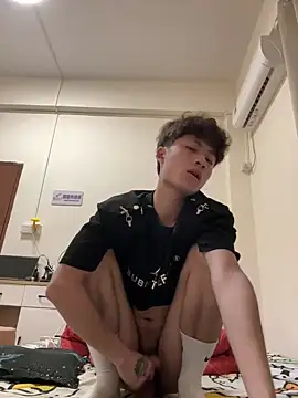Snapshot of sexyboy-3525 chatting on June 3, 2:33 pm sexyboy-3525 online show from June 3, 2:33 pm