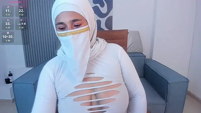 Snapshot of Thalia_hala chatting on May 22, 6:02 pm Thalia hala online show from May 22, 6:02 pm