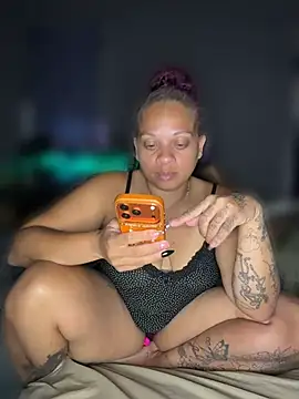 Snapshot of SHY_QUINN chatting on May 21, 11:56 pm SHY QUINN online show from May 21, 11:56 pm