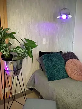 EmmaVonn online show from April 7, 7:36 pm