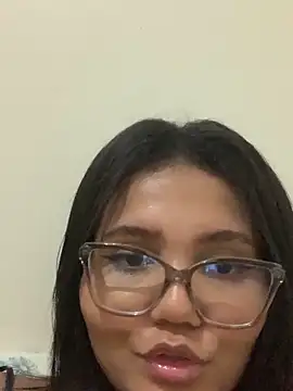 Snapshot of viviboraaaa chatting on April 11, 1:43 am viviboraaaa online show from April 11, 1:43 am