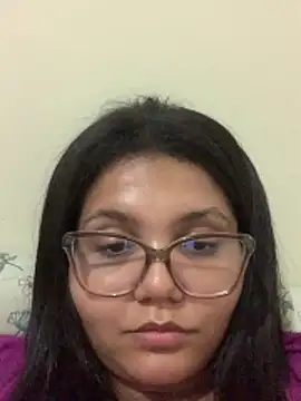 Snapshot of viviboraaaa chatting on April 15, 2:29 am viviboraaaa online show from April 15, 2:29 am