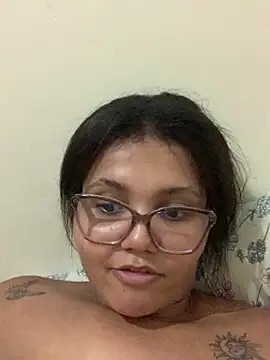 Snapshot of viviboraaaa chatting on April 20, 12:46 am viviboraaaa online show from April 20, 12:46 am