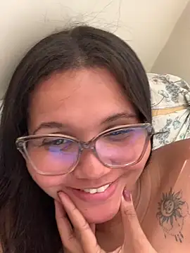 Snapshot of viviboraaaa chatting on April 25, 2:47 pm viviboraaaa online show from April 25, 2:47 pm