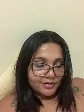 Snapshot of viviboraaaa chatting on May 5, 1:13 am viviboraaaa online show from May 5, 1:13 am