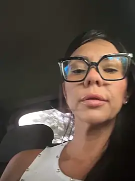 Snapshot of SofiParma chatting on June 7, 8:23 pm SofiParma online show from June 7, 8:23 pm