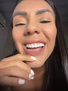 Snapshot of SofiParma chatting on July 9, 10:47 pm SofiParma online show from July 9, 10:47 pm