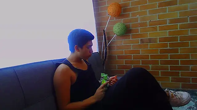 ethann2  online show from April 1, 4:04 pm