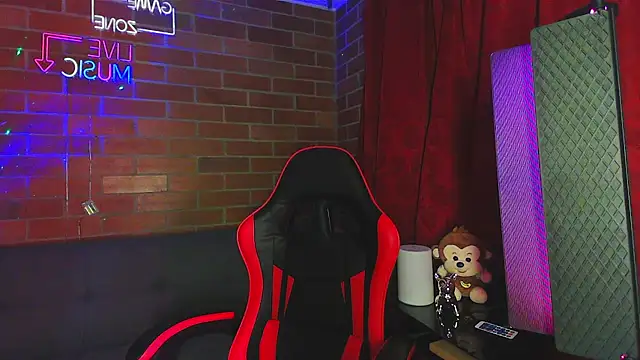 adisson2  online show from March 31, 5:19 am