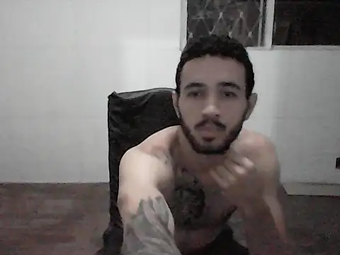 Snapshot of NoxxVx chatting on April 2, 1:03 am NoxxVx online show from April 2, 1:03 am