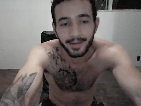 Snapshot of NoxxVx chatting on April 4, 1:59 am NoxxVx online show from April 4, 1:59 am