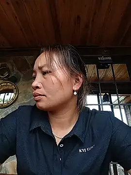 cat-kat online show from May 25, 5:02 am