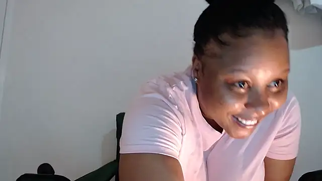 Snapshot of xxZoeyx chatting on March 10, 7:21 am xxZoeyx online show from March 10, 7:21 am