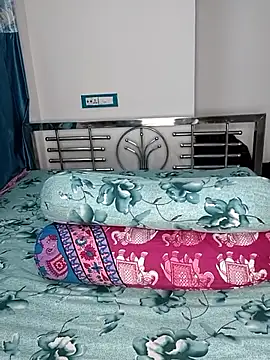 CamGirl Neha online show from May 6, 6:35 pm