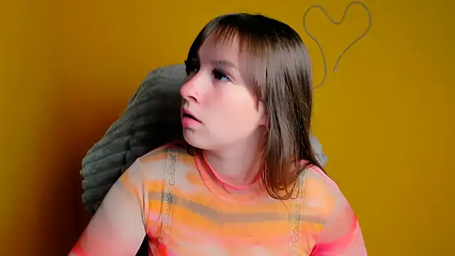 Snapshot of Tiffani_Angel chatting on June 17, 5:21 am Tiffani Angel online show from June 17, 5:21 am