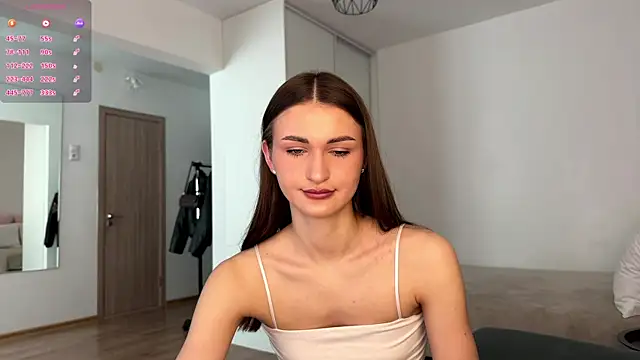 HallieHollo online show from July 12, 10:17 am