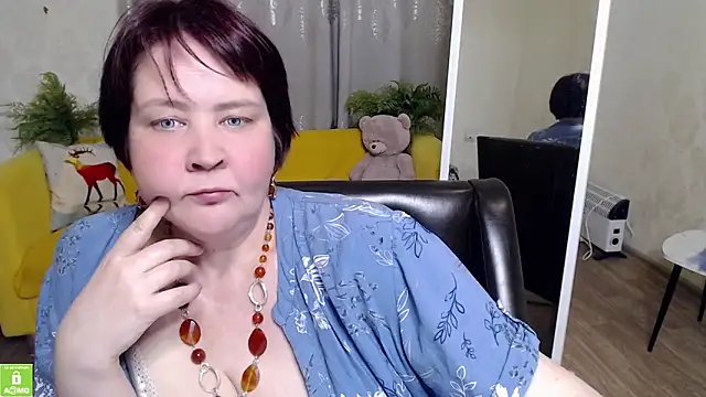 QUEEN02030 online show from May 26, 3:19 pm