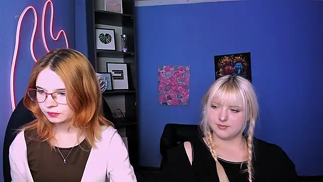 callmevivien online show from April 15, 7:32 pm