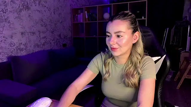 Snapshot of SandyKiss_ chatting on May 28, 6:38 pm SandyKiss online show from May 28, 6:38 pm