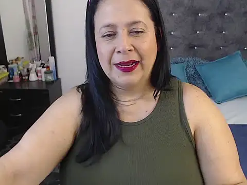 Snapshot of carlareyesk977 chatting on April 4, 3:09 pm carlareyesk977 online show from April 4, 3:09 pm