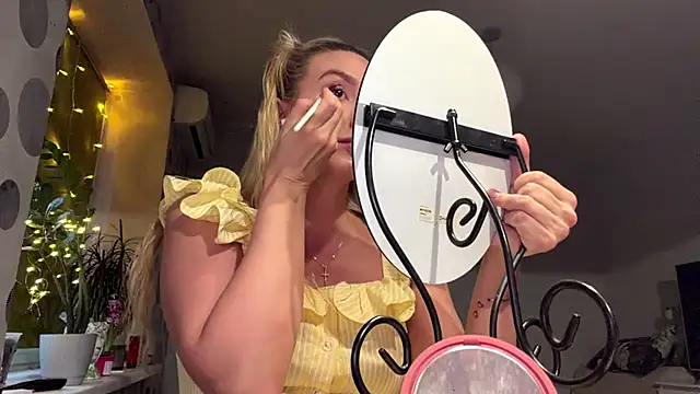 Annycute666 online show from April 1, 3:53 pm