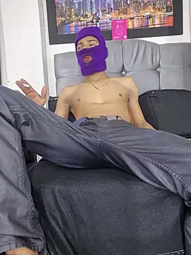 Snapshot of big_cock2016 chatting on June 2, 10:01 pm big cock2016 online show from June 2, 10:01 pm