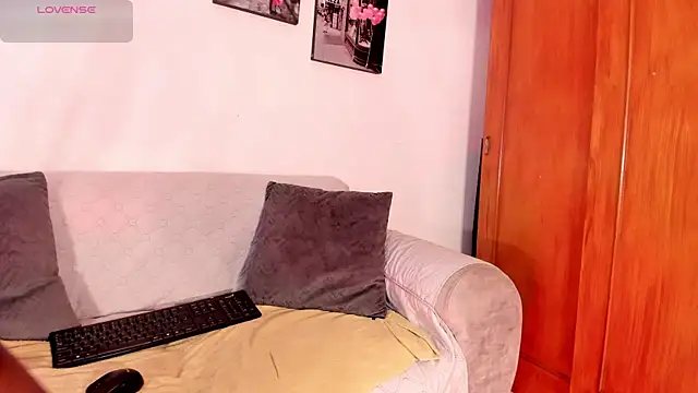 Kaarol w10 online show from April 7, 12:49 pm