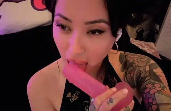 iamivyluv online show from April 15, 3:57 am