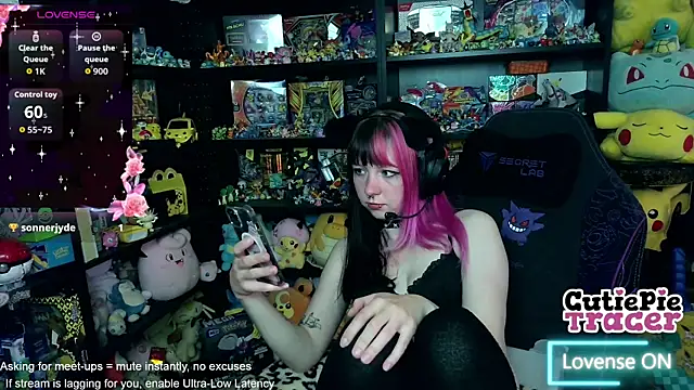 CutieTracer online show from May 26, 12:12 pm