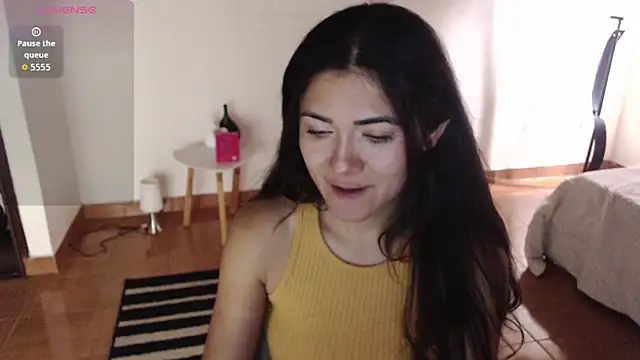 Snapshot of FreyaRouge chatting on April 9, 2:44 pm FreyaRouge online show from April 9, 2:44 pm