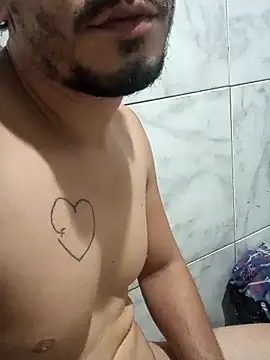 Snapshot of PassRS chatting on April 3, 11:58 pm PassRS online show from April 3, 11:58 pm