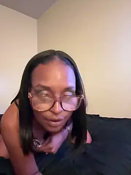 Obeythedoll online show from April 1, 1:06 am