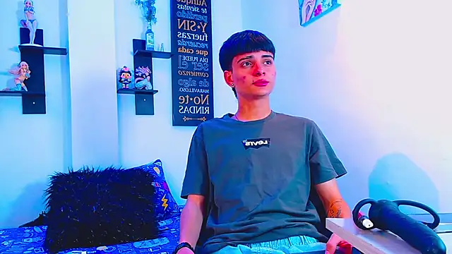 Snapshot of milo_hot_ chatting on April 10, 10:58 pm milo hot online show from April 10, 10:58 pm