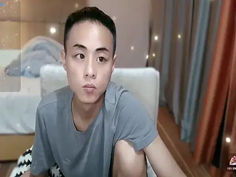 Snapshot of davidboys chatting on April 9, 2:00 pm davidboys online show from April 9, 2:00 pm