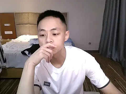 Snapshot of davidboys chatting on April 28, 4:17 am davidboys online show from April 28, 4:17 am