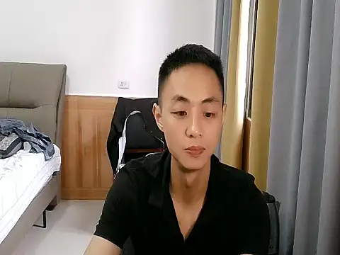Snapshot of davidboys chatting on May 8, 7:25 am davidboys online show from May 8, 7:25 am