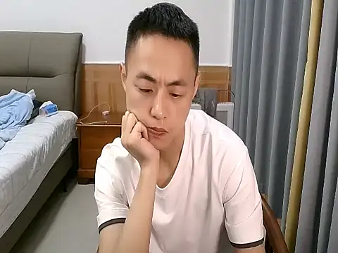 Snapshot of davidboys chatting on May 9, 4:28 am davidboys online show from May 9, 4:28 am