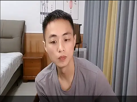 Snapshot of davidboys chatting on May 18, 4:29 am davidboys online show from May 18, 4:29 am