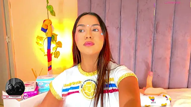 Snapshot of angelicaa_garcia chatting on June 27, 11:48 am angelicaa garcia online show from June 27, 11:48 am