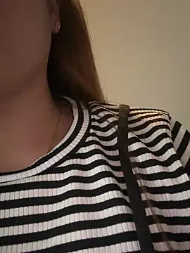 Snapshot of Lina-Naughty chatting on April 9, 6:41 am Lina-Naughty online show from April 9, 6:41 am