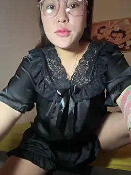 Snapshot of Lina-Naughty chatting on May 1, 5:45 am Lina-Naughty online show from May 1, 5:45 am