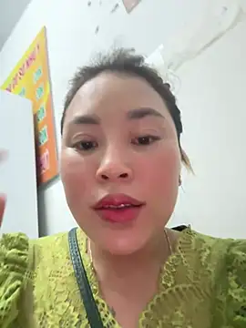 Snapshot of Lina-Naughty chatting on May 23, 5:17 pm Lina-Naughty online show from May 23, 5:17 pm