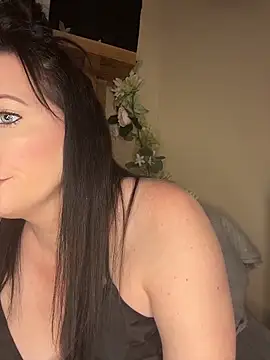Snapshot of taylorsunshine chatting on June 2, 1:07 am taylorsunshine online show from June 2, 1:07 am